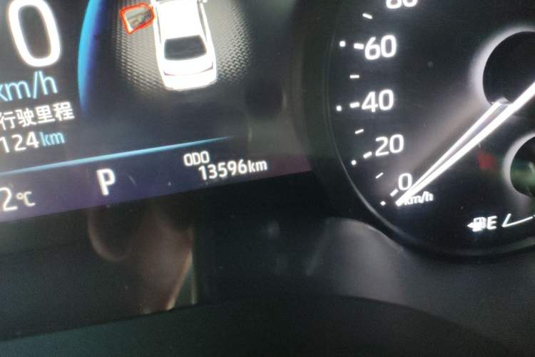 Used Toyota Avalon 2023 2.5L Luxury Edition Odometer Close Up