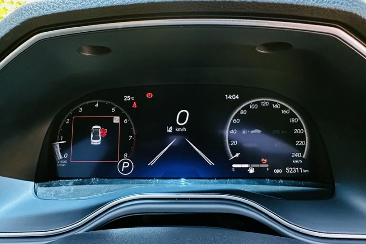 Used Toyota Avalon 2023 2.0L Premium Edition Odometer Close Up