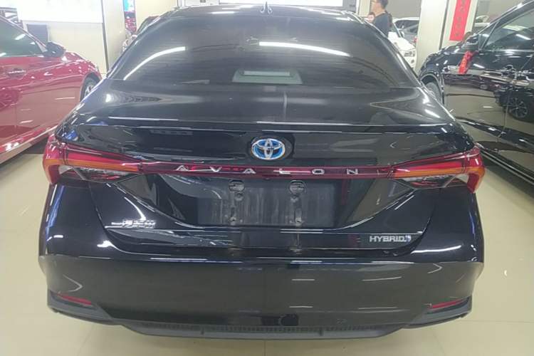 Used Toyota Avalon 2023 Dual-Engine 2.5L Luxury Edition Rear