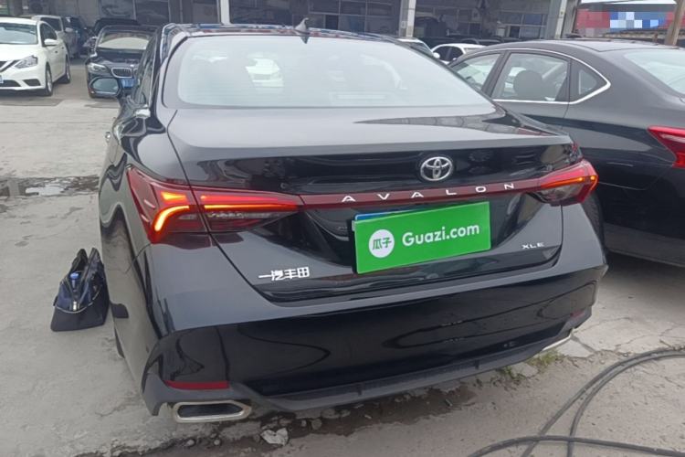 Used Toyota Avalon 2023 2.0L XLE Deluxe Edition Rear