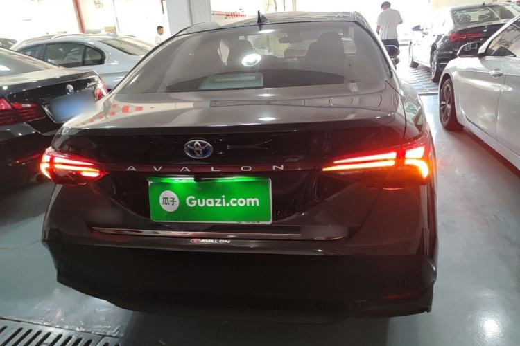 Used Toyota Avalon 2023 Dual-Engine 2.5L Luxury Edition Rear