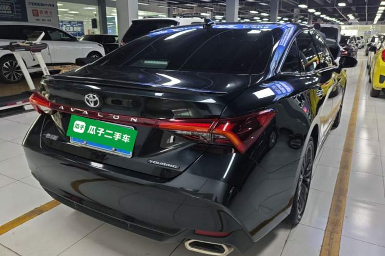 Used Toyota Avalon 2023 2.5L Touring Premium Edition Rear Right 45 Deg