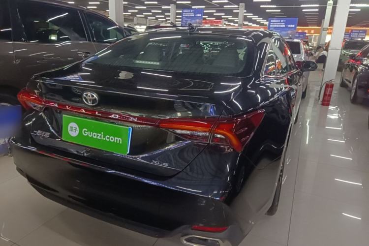 Used Toyota Avalon 2023 2.0L XLE Deluxe Edition Rear Right 45 Deg