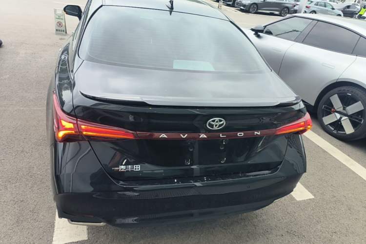 Used Toyota Avalon 2023 2.5L Luxury Edition Rear