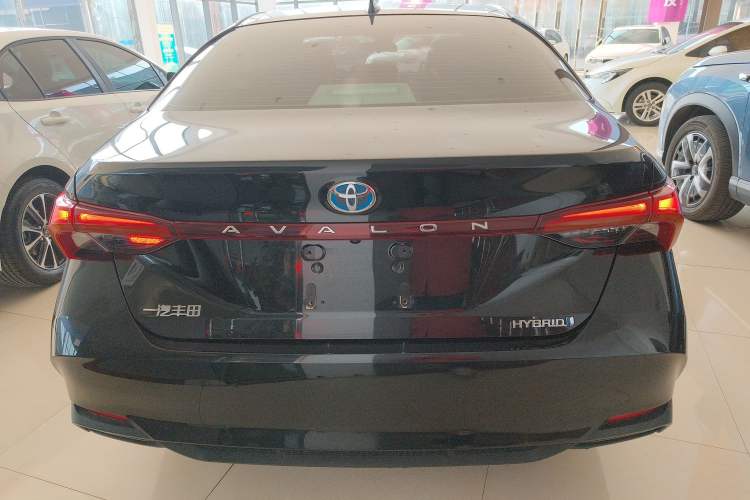 Used Toyota Avalon 2023 Dual-Engine 2.5L Luxury Edition Rear