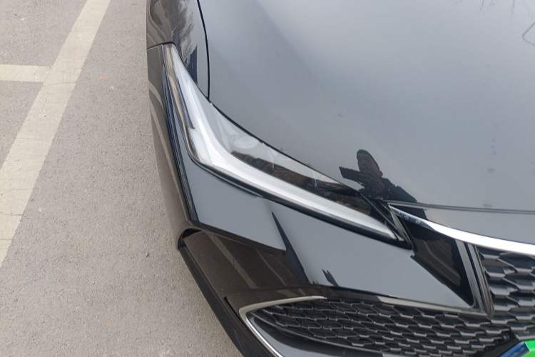 Used Toyota Avalon 2023 2.5L Luxury Edition Right Front Headlight