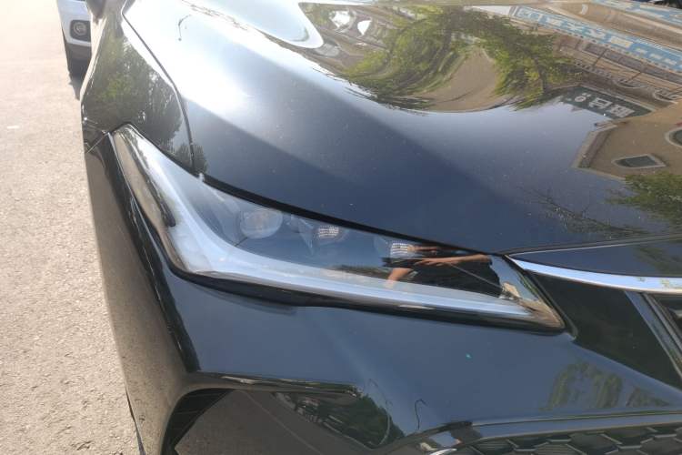 Used Toyota Avalon 2023 2.5L Luxury Edition Right Front Headlight