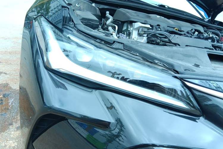 Used Toyota Avalon 2023 2.5L Luxury Edition Right Front Headlight