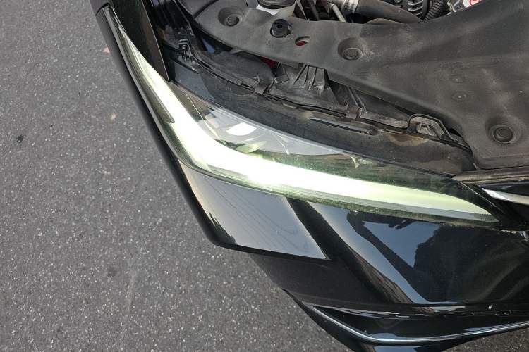 Used Toyota Avalon 2023 2.5L Luxury Edition Right Front Headlight