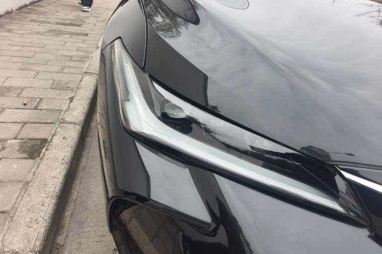 Used Toyota Avalon 2023 2.0L Luxury Edition Right Front Headlight