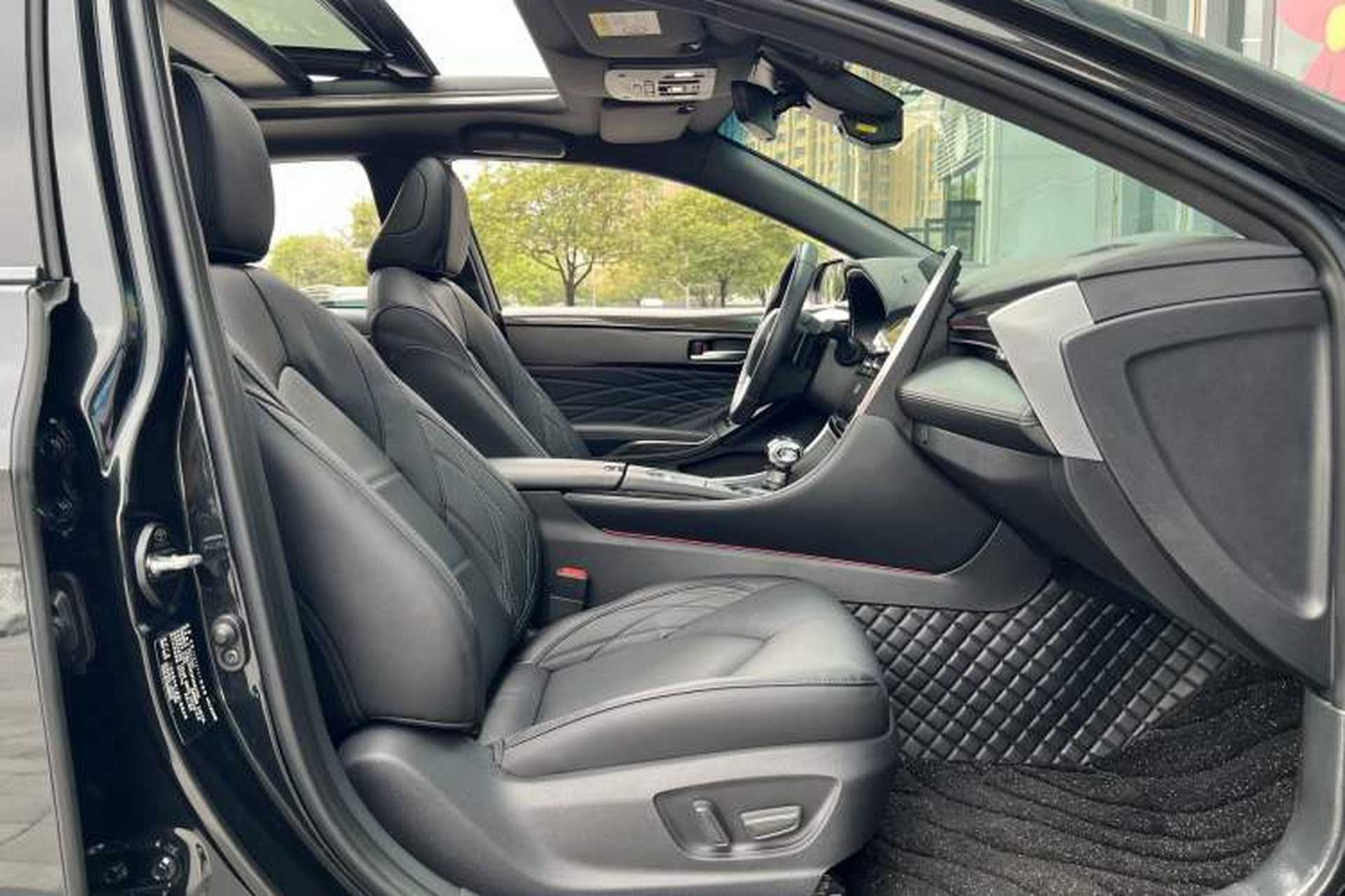 Used Toyota Avalon 2023 2.5L Touring Premium Edition Right Front Seat