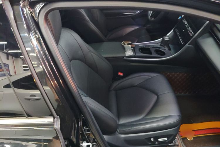 Used Toyota Avalon 2023 2.0L Luxury Edition Right Front Seat