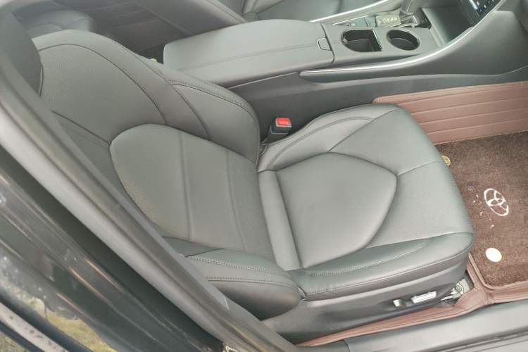 Used Toyota Avalon 2023 2.0L Premium Edition Right Front Seat
