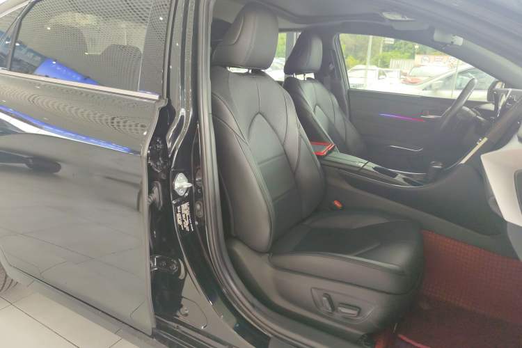 Used Toyota Avalon 2023 2.5L Luxury Edition Right Front Seat