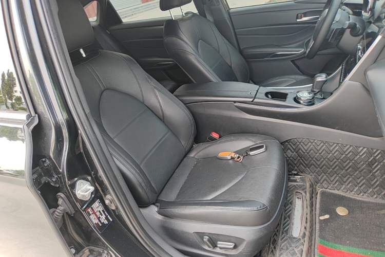 Used Toyota Avalon 2023 2.5L Luxury Edition Right Front Seat