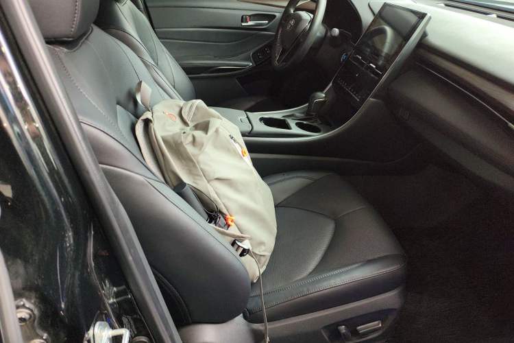 Used Toyota Avalon 2023 2.0L Premium Edition Right Front Seat