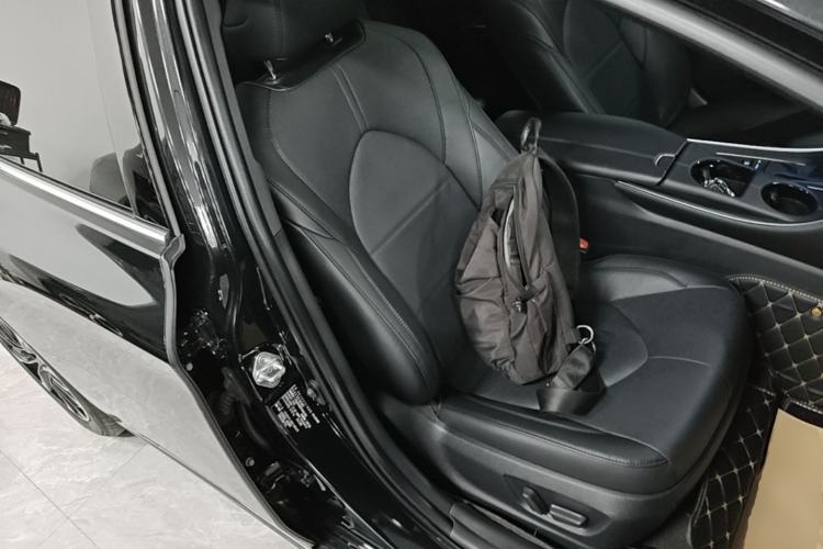 Used Toyota Avalon 2023 Dual-Engine 2.5L Luxury Edition Right Front Seat