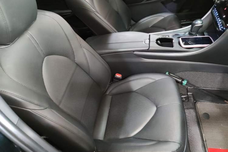 Used Toyota Avalon 2023 Dual-Engine 2.5L Luxury Edition Right Front Seat