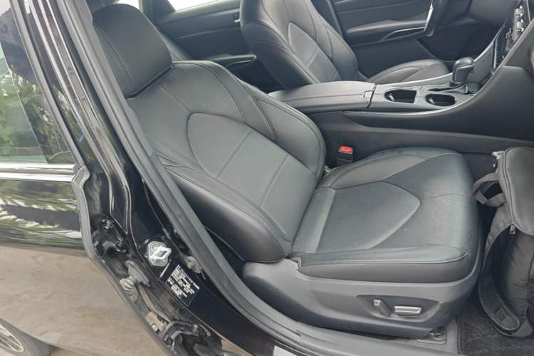 Used Toyota Avalon 2023 2.5L Luxury Edition Right Front Seat