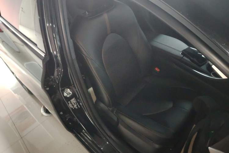 Used Toyota Avalon 2023 2.0L Progressive Edition Right Front Seat