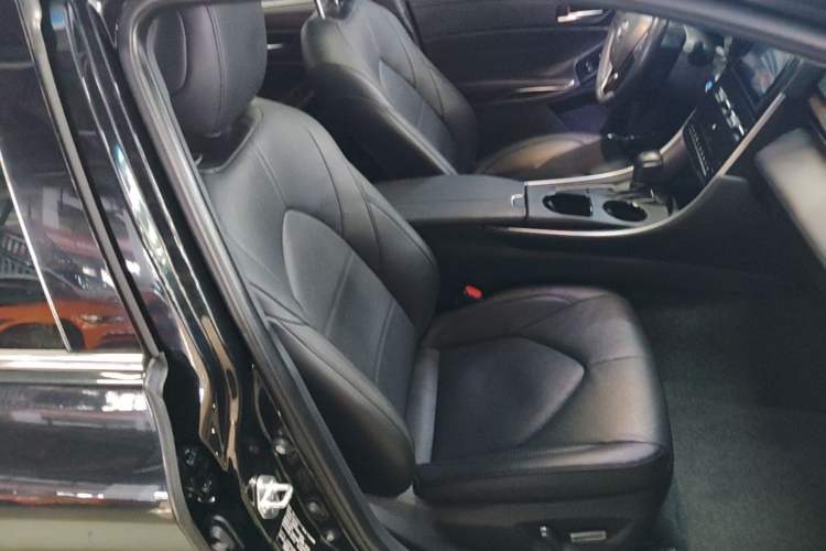 Used Toyota Avalon 2023 2.0L Premium Edition Right Front Seat