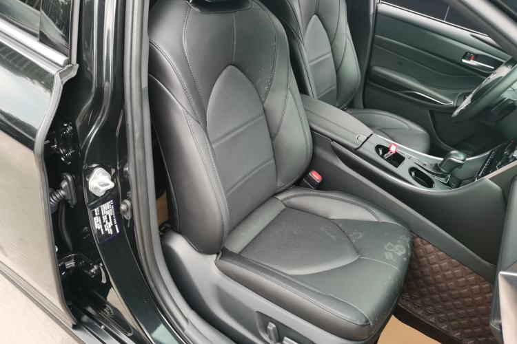 Used Toyota Avalon 2023 2.5L Luxury Edition Right Front Seat