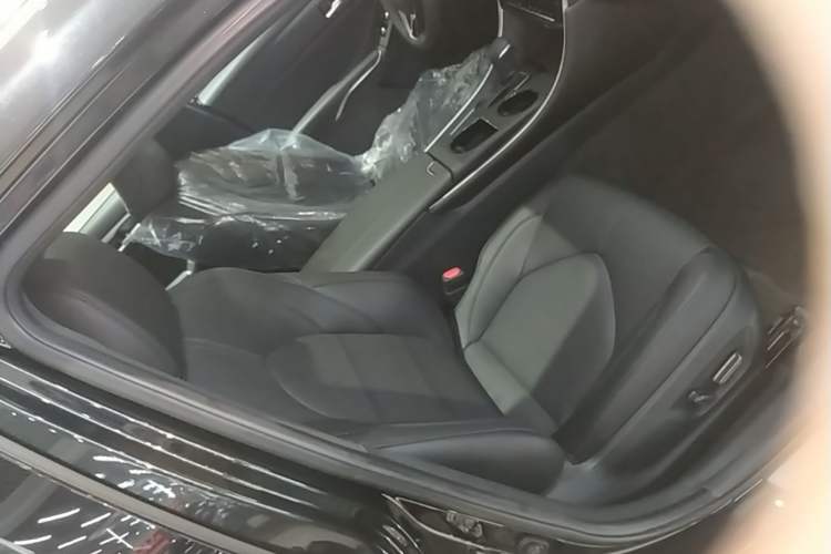 Used Toyota Avalon 2023 2.0L Luxury Edition Right Front Seat