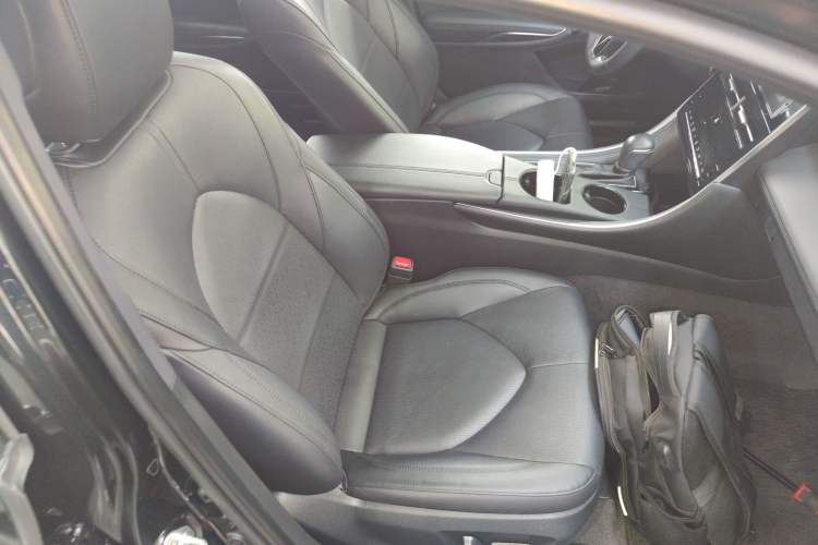 Used Toyota Avalon 2023 2.0L Premium Edition Right Front Seat