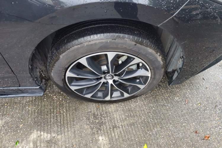 Used Toyota Avalon 2023 Dual-Engine 2.5L Luxury Edition Right Front Wheel Hub
