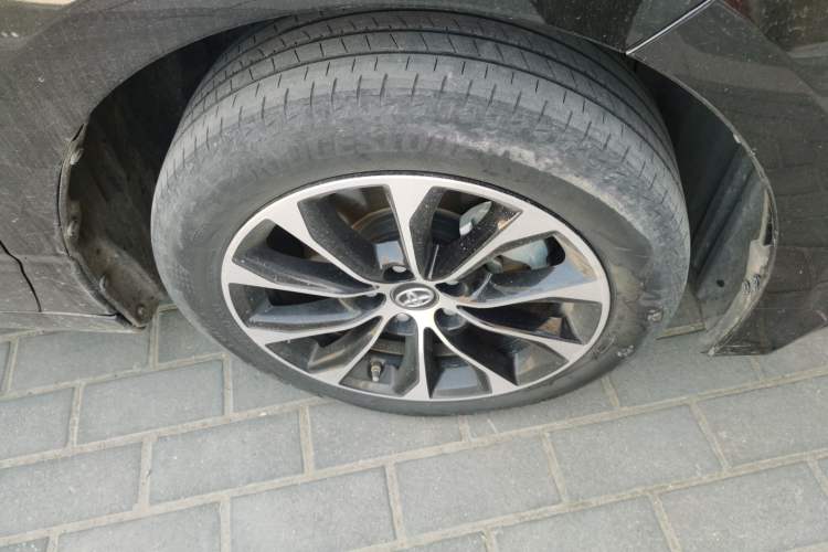 Used Toyota Avalon 2023 Dual-Engine 2.5L Luxury Edition Right Front Wheel Hub