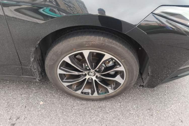 Used Toyota Avalon 2023 2.5L Luxury Edition Right Front Wheel Hub