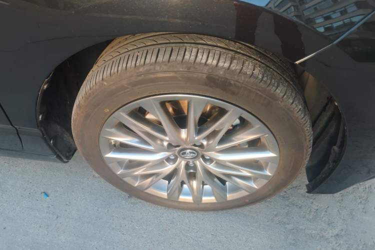 Used Toyota Avalon 2023 Dual-Motor 2.5L XLE Prestige Edition Right Front Wheel Hub