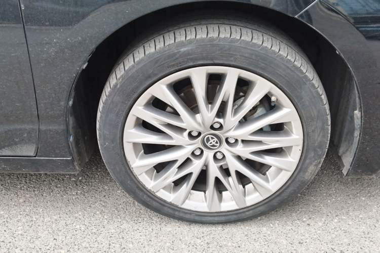 Used Toyota Avalon 2023 Dual-Motor 2.5L XLE Prestige Edition Right Front Wheel Hub