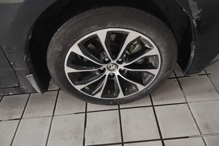 Used Toyota Avalon 2023 Dual-Engine 2.5L Luxury Edition Right Front Wheel Hub