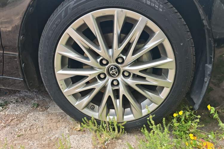 Used Toyota Avalon 2023 Dual-Motor 2.5L XLE Prestige Edition Right Front Wheel Hub