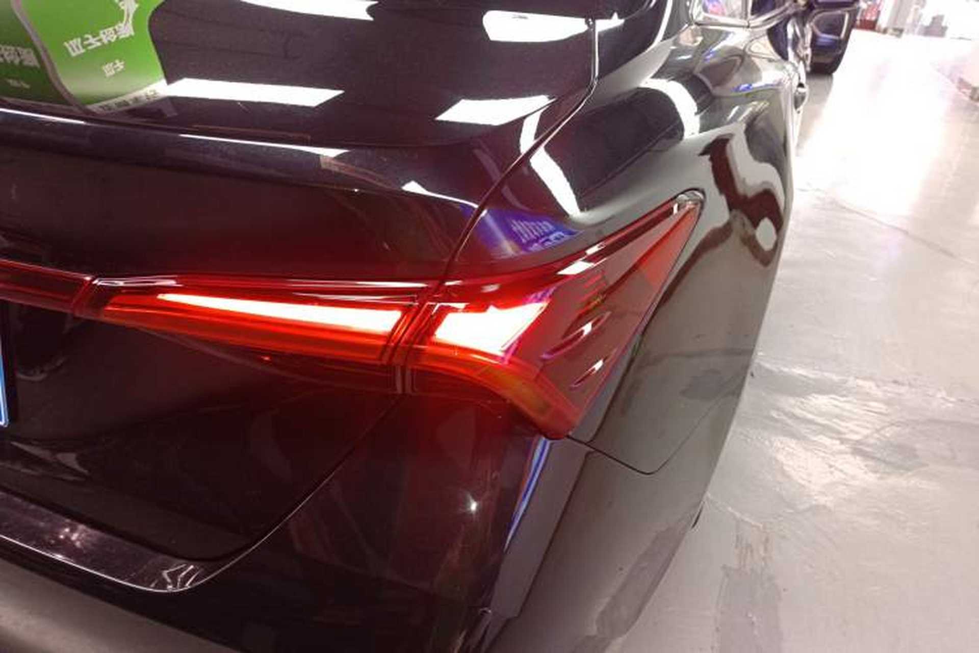 Used Toyota Avalon 2023 2.0L Premium Edition Right Rear Taillight
