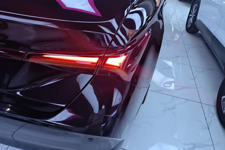 Used Toyota Avalon 2023 2.0L Luxury Edition Right Rear Taillight