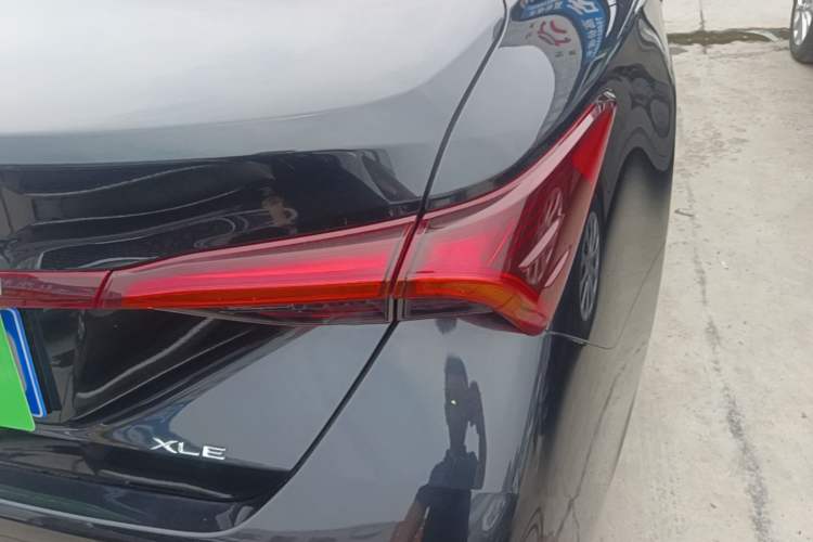 Used Toyota Avalon 2023 2.0L XLE Deluxe Edition Right Rear Taillight