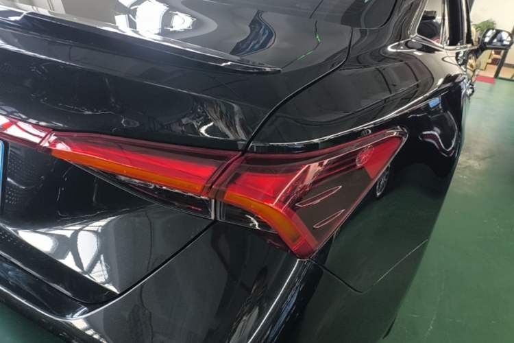 Used Toyota Avalon 2023 2.5L Luxury Edition Right Rear Taillight