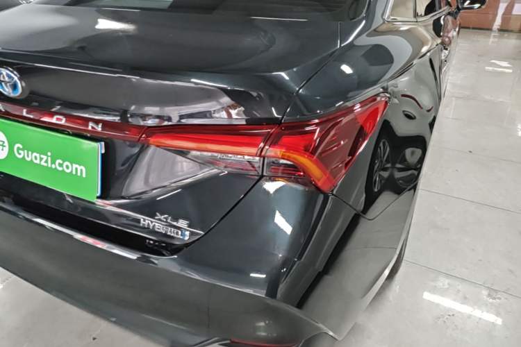 Used Toyota Avalon 2023 Dual-Motor 2.5L XLE Prestige Edition Right Rear Taillight