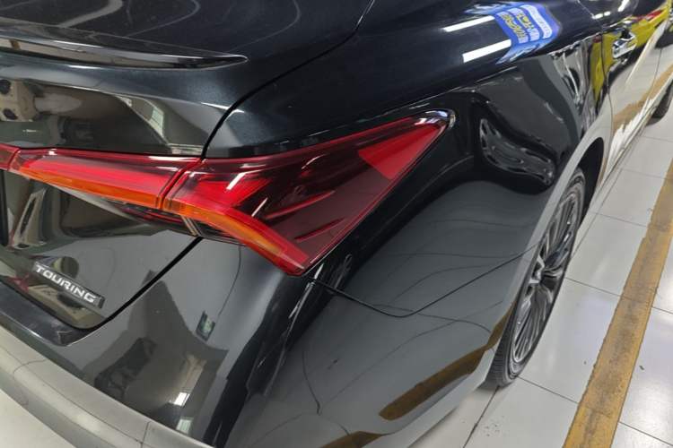 Used Toyota Avalon 2023 2.5L Touring Premium Edition Right Rear Taillight