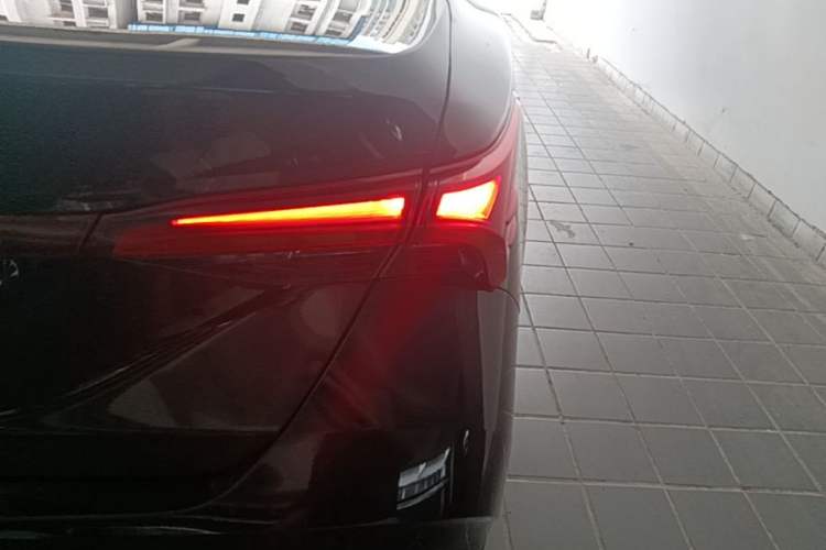Used Toyota Avalon 2023 2.0L Luxury Edition Right Rear Taillight