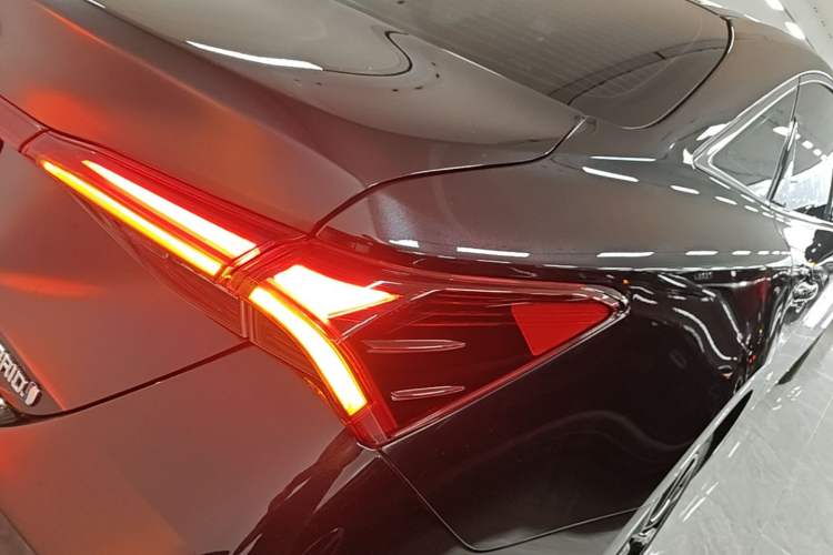 Used Toyota Avalon 2023 Dual-Engine 2.5L Luxury Edition Right Rear Taillight