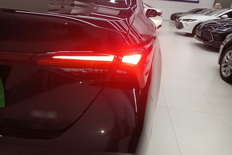 Used Toyota Avalon 2023 2.0L XLE Deluxe Edition Right Rear Taillight