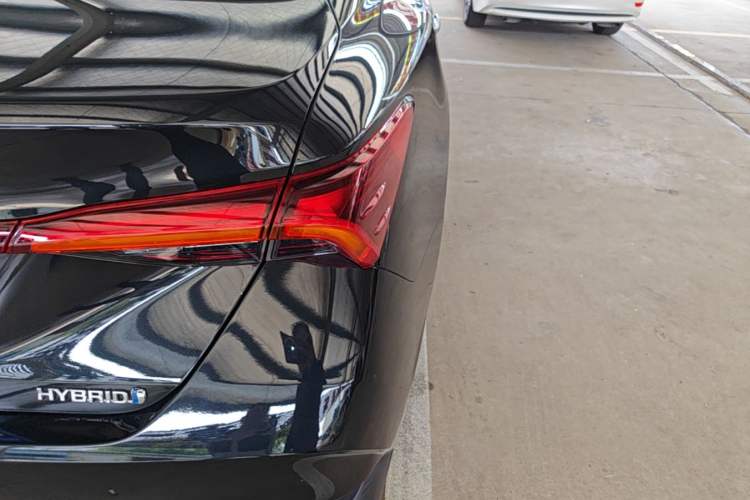 Used Toyota Avalon 2023 Dual-Engine 2.5L Luxury Edition Right Rear Taillight