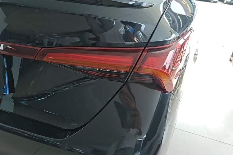 Used Toyota Avalon 2023 2.5L Luxury Edition Right Rear Taillight