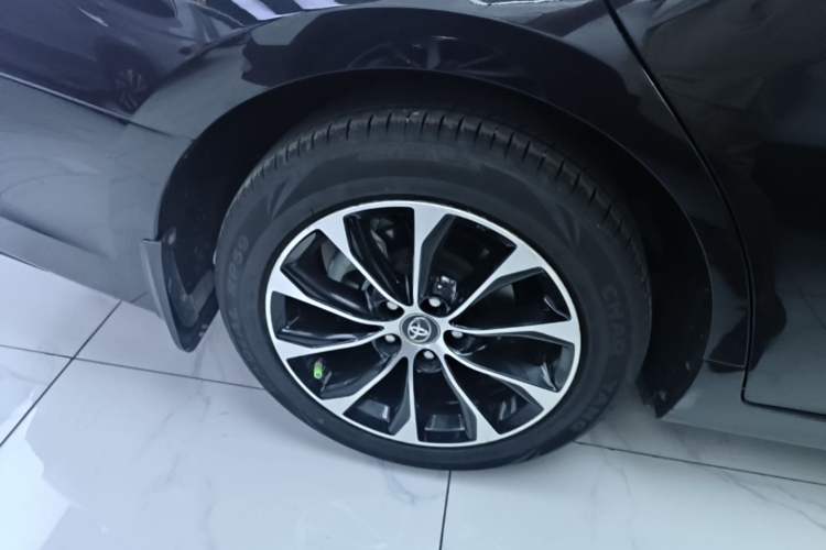 Used Toyota Avalon 2023 2.0L Luxury Edition Right Rear Wheel Hub