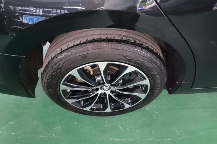 Used Toyota Avalon 2023 2.5L Luxury Edition Right Rear Wheel Hub