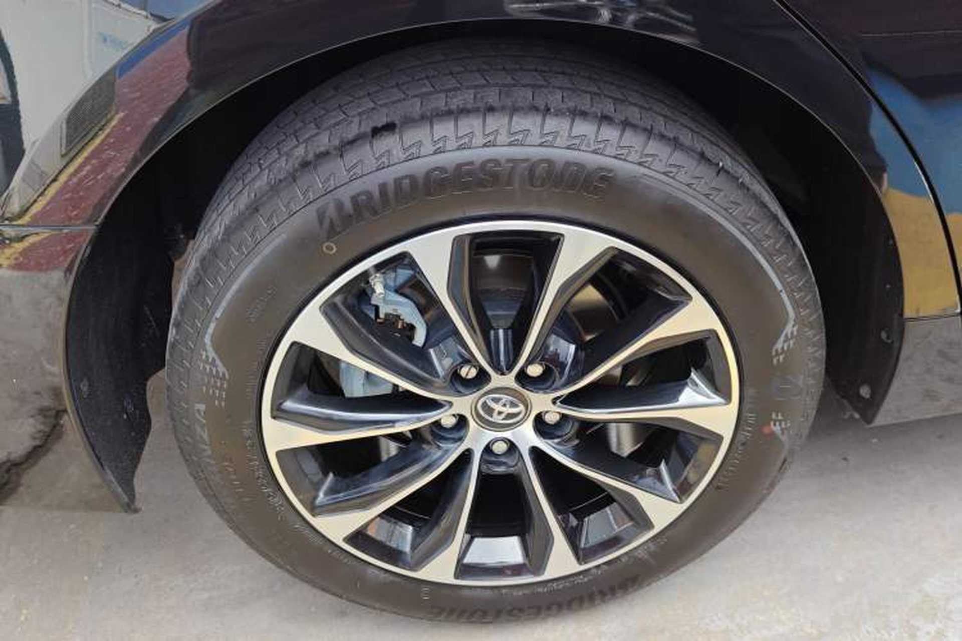 Used Toyota Avalon 2023 2.0L Luxury Edition Right Rear Wheel Hub