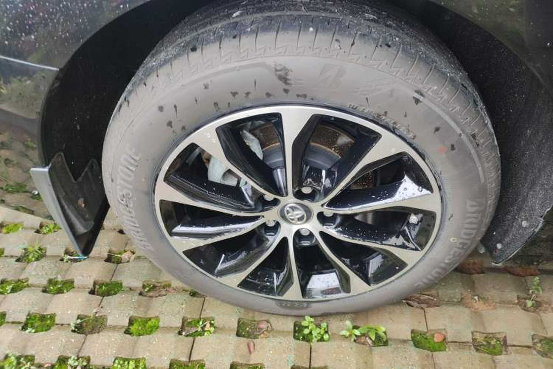 Used Toyota Avalon 2023 2.0L Premium Edition Right Rear Wheel Hub